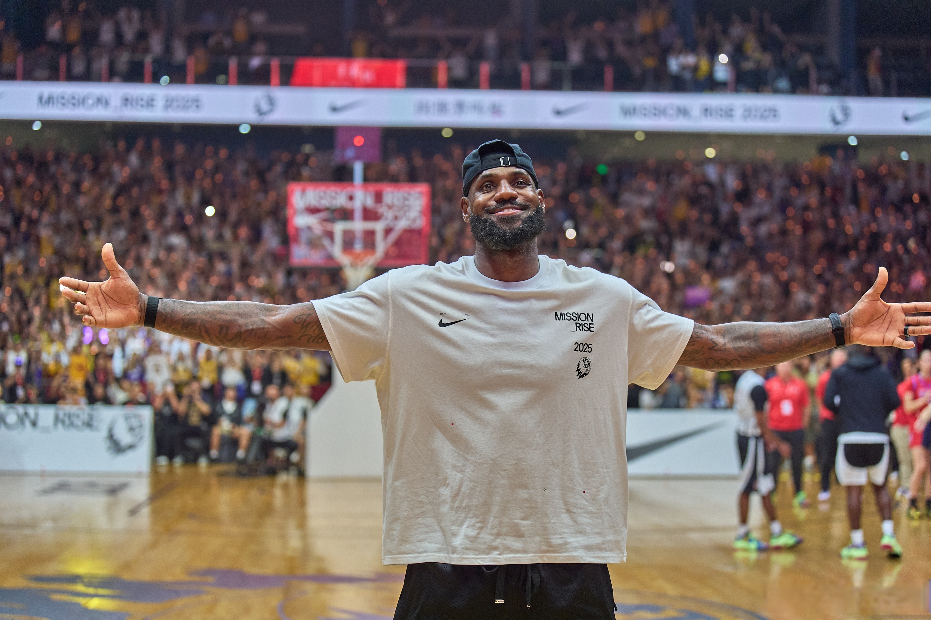 亚博app-关于克里夫兰骑士发布备战花絮，转会期强势反弹，德甲任务艰巨，身体对抗强度拉满的信息-亚博app